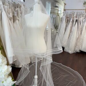 Simple White Bridal Veil with Long Train